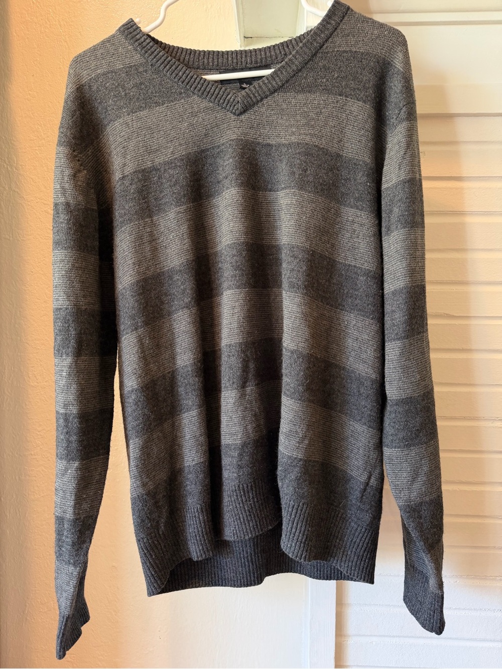 Tricots St. Raphael Men’s Large Gray Striped V-Neck Pullover Sweater